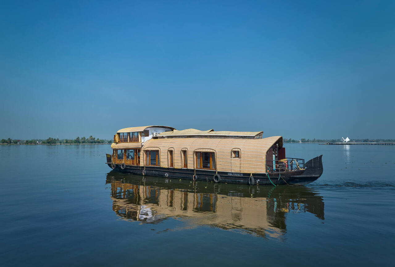 Houseboats and Cruises