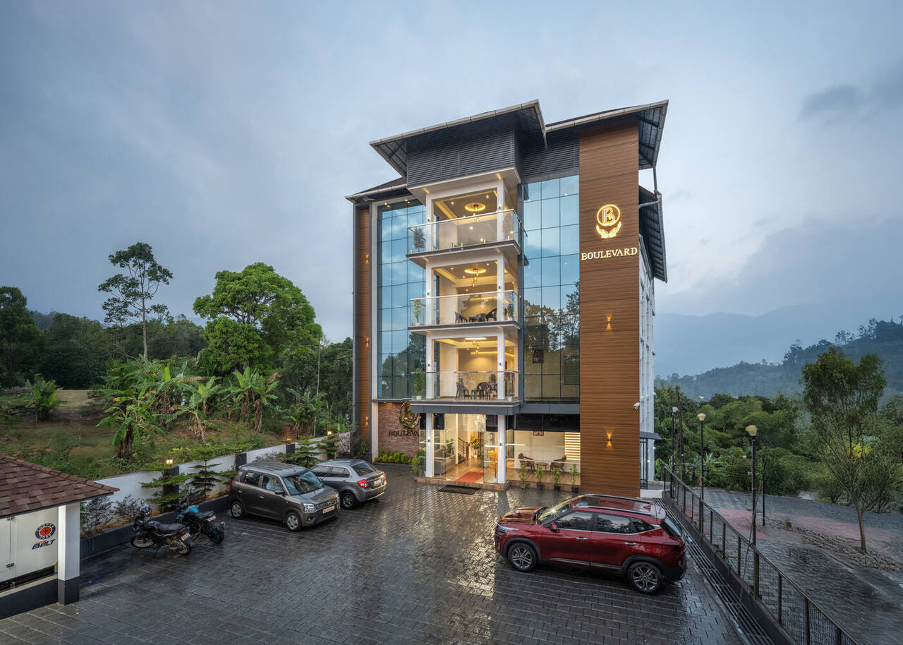 Boulevard Premium Luxury Hotel